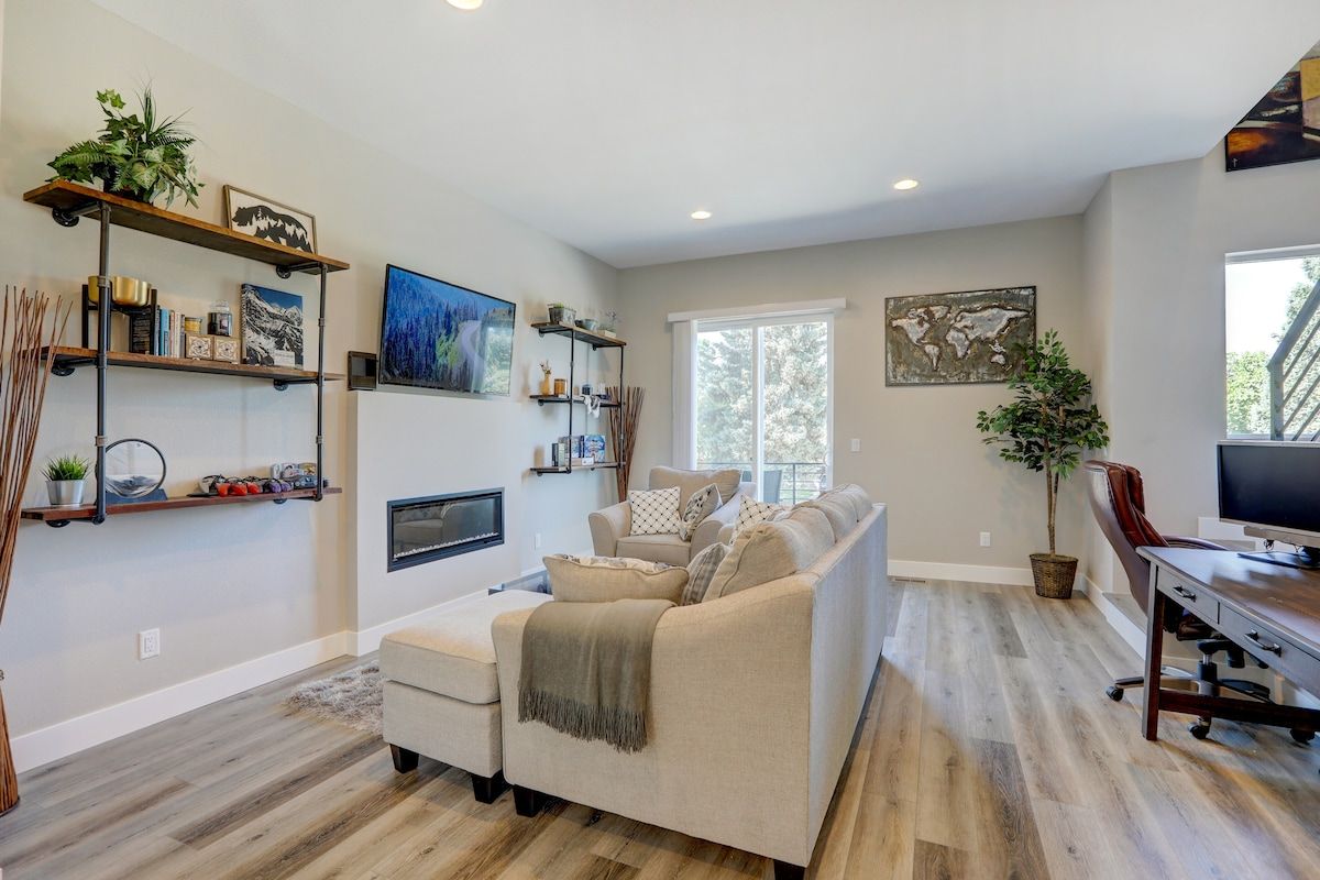 Living room with a desk and workspace