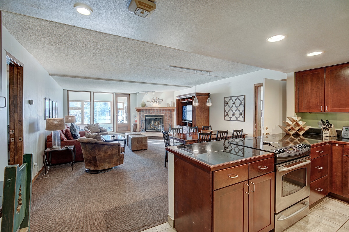 Living room of the Copper Mountain condo